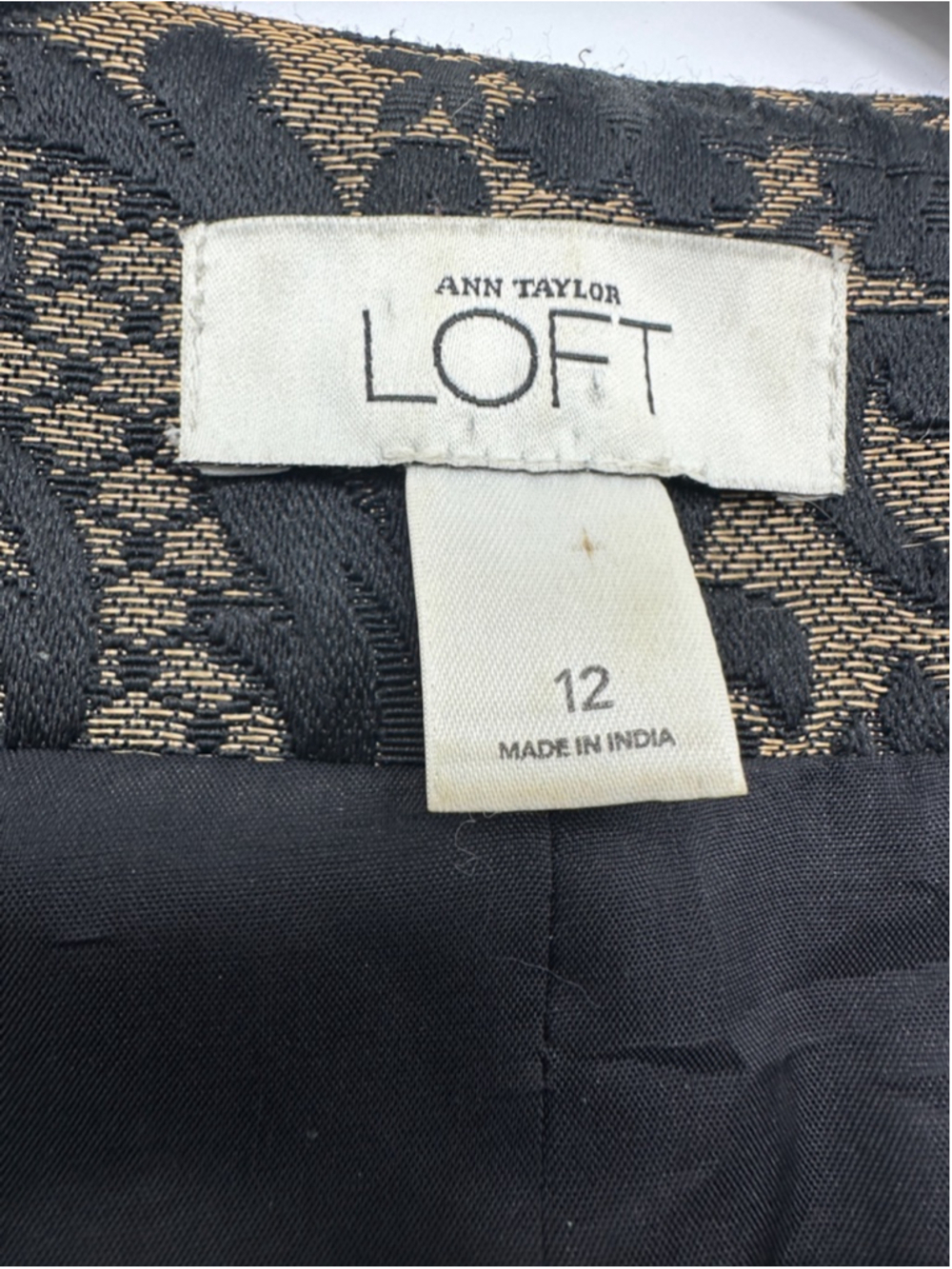 Ann Taylor LOFT Black Gold Brocade Cropped Jacket Size 12 - Picture 5 of 6